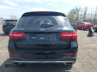 2017 Mercedes-Benz GLC 300 z VIN WDC0G4KB2HF247007, wystawiony jako IAAI lot #42097042 z przebiegiem 74 521 mil mil oraz . Historia ofert i sprzedaży dostępna na DreamBid. Obrazek 16.