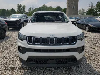 2024 Jeep Compass Latitude Lux with VIN 3C4NJDFN6RT600292, listed as a Copart auction lot 59290395 with 1,639 mi miles and Clean title. Bid and sale history available at DreamBid. Image 5.