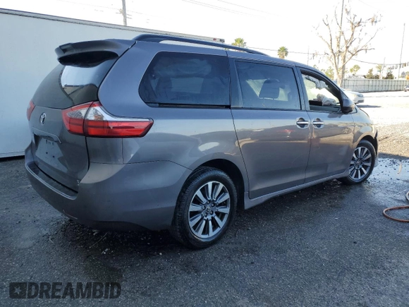 2020 Toyota Sienna XLE с VIN 5TDDZ3DC0LS243029, выставлен на аукционе Copart как лот 50818735 с пробегом 84 182 миль миль и Списание • Salvage title. История ставок и продаж доступна на DreamBid. Изображение 3.