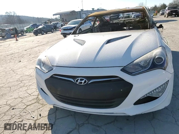 2013 Hyundai Genesis Coupe Track z VIN KMHHU6KJ8DU083512, wystawiony jako Copart lot #41666345 z przebiegiem Nie podano mil oraz Nie do naprawy • Non repairable. Historia ofert i sprzedaży dostępna na DreamBid. Obrazek 10.