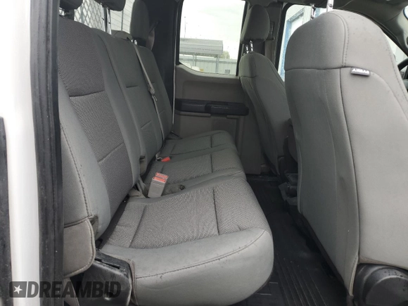2018 Ford F-250 XL z VIN 1FT7X2A69JEB43297, wystawiony jako Copart lot #49437605 z przebiegiem 166 211 mil mil oraz Czysty tytuł • Clean title. Historia ofert i sprzedaży dostępna na DreamBid. Obrazek 10.