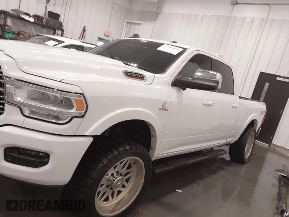 2019 Ram 2500 Laramie z VIN 3C6UR5FL7KG657180, wystawiony jako IAAI lot #41714476 z przebiegiem 97 334 mil mil oraz . Historia ofert i sprzedaży dostępna na DreamBid. Obrazek 15.