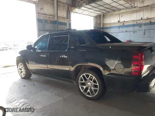 2011 Chevrolet Avalanche LTZ with VIN 3GNTKGE31BG317309, listed as a IAAI auction lot 41625790 with 280,943 mi miles. Bid and sale history available at carsss.com. Image 14.