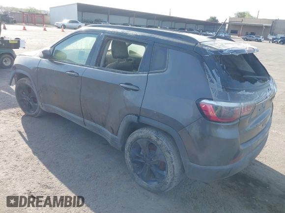 2019 Jeep Compass Altitude z VIN 3C4NJCBB8KT726956, wystawiony jako IAAI lot #39195540 z przebiegiem Nie podano mil oraz . Historia ofert i sprzedaży dostępna na DreamBid. Obrazek 3.