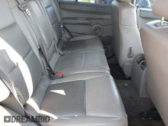 2007 Jeep Commander Sport z VIN 1J8HG48K07C559271, wystawiony jako IAAI lot #42032853 z przebiegiem 236 443 mil mil oraz . Historia ofert i sprzedaży dostępna na DreamBid. Obrazek 8.