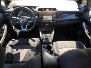 2018 Nissan LEAF SV z VIN 1N4AZ1CP1JC316912, wystawiony jako Copart lot #54693045 z przebiegiem 49 031 mil mil oraz Szkody całkowita. Historia ofert i sprzedaży dostępna na DreamBid. Obrazek 8.