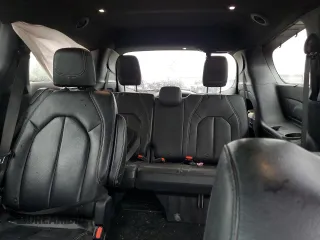 2018 Chrysler Pacifica Touring L Plus с VIN 2C4RC1EG9JR252640, выставлен на аукционе Copart как лот 57726455 с пробегом 97 841 миль миль и Списание • Salvage title. История ставок и продаж доступна на DreamBid. Изображение 10.