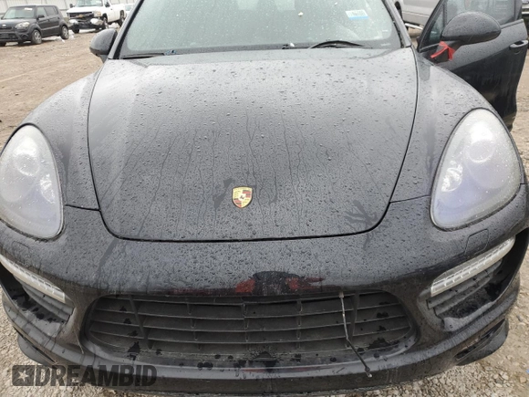 2014 Porsche Cayenne GTS z VIN WP1AD2A2XELA77757, wystawiony jako Copart lot #49527205 z przebiegiem 111 761 mil mil oraz Czysty tytuł • Clean title. Historia ofert i sprzedaży dostępna na DreamBid. Obrazek 12.