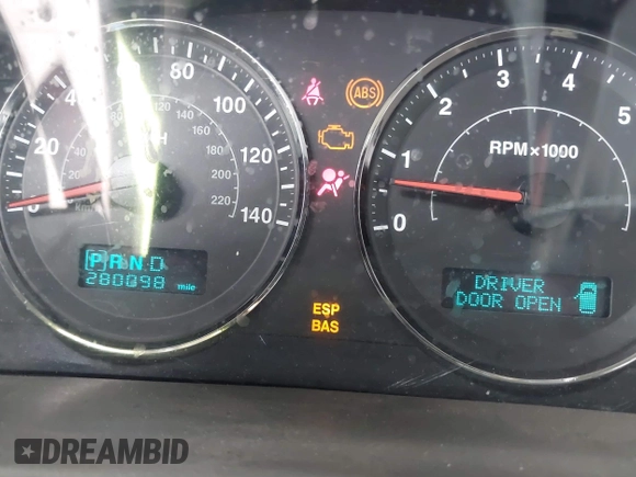 2006 Jeep Commander z VIN 1J8HG48K86C191324, wystawiony jako IAAI lot #42121472 z przebiegiem 220 098 mil mil oraz . Historia ofert i sprzedaży dostępna na DreamBid. Obrazek 7.