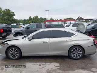 2020 Lexus ES with VIN 58ADZ1B13LU065431, listed as a IAAI auction lot 40466609 with 35,488 mi miles. Bid and sale history available at carsss.com. Image 14.