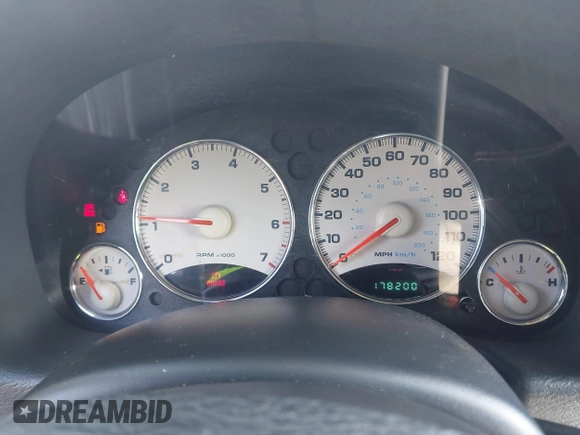 2002 Jeep Liberty Limited z VIN 1J8GL58KX2W327605, wystawiony jako IAAI lot #42217110 z przebiegiem 178 200 mil mil oraz . Historia ofert i sprzedaży dostępna na DreamBid. Obrazek 7.