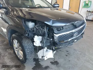 2018 Kia Sorento L with VIN 5XYPG4A31JG382982, listed as a IAAI auction lot 41688277 with 62,352 mi miles. Bid and sale history available at carsss.com. Image 6.