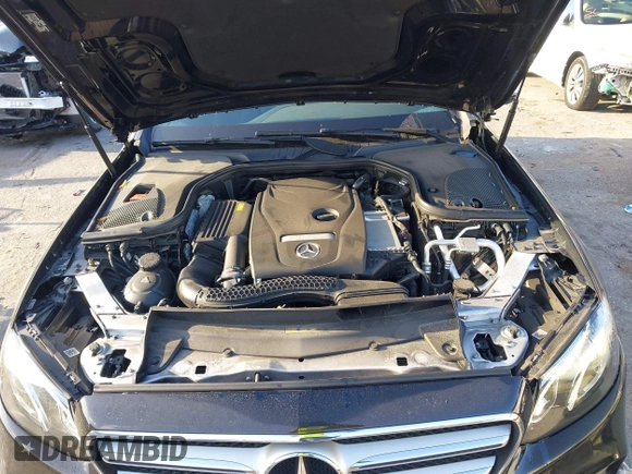 2018 Mercedes-Benz E-Class E 300 with VIN WDDZF4JB2JA328888, listed as a IAAI auction lot 41801938 with 33,470 mi miles. Bid and sale history available at carsss.com. Image 10.