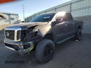 2018 Nissan Titan SV z VIN 1N6AA1EJXJN500970, wystawiony jako Copart lot #49339065 z przebiegiem 103 351 mil mil oraz Szkoda całkowita • Salvage title. Historia ofert i sprzedaży dostępna na DreamBid. Obrazek 1.
