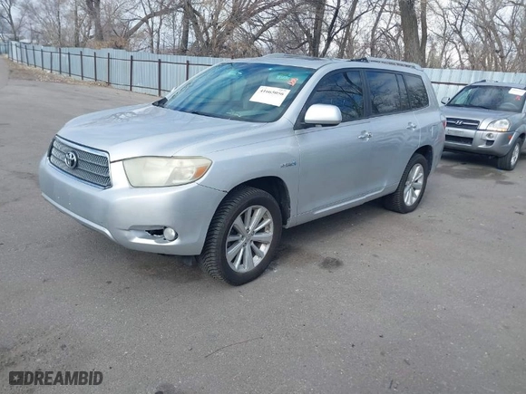2008 Toyota Highlander Hybrid Limited with VIN JTEEW44A482004997, listed as a IAAI auction lot 41665056 with 297,452 mi miles. Bid and sale history available at carsss.com. Image 2.