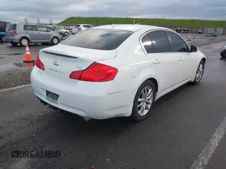 2009 Infiniti G37 Journey with VIN JNKCV61E09M305045, listed as a IAAI auction lot 41765352 with 174,390 mi miles and . Bid and sale history available at carsss.com. Image 4.