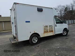 2015 Chevrolet Express Commercial with VIN 1GB0G2CF0F1111744, listed as a Copart auction lot 44577955 with 195,146 mi miles and Clean Title. Bid and sale history available at carsss.com. Image 3.