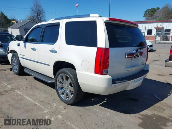 2008 Cadillac Escalade with VIN 1GYEC63818R224347, listed as a IAAI auction lot 41751039 with 240,110 mi miles. Bid and sale history available at carsss.com. Image 3.