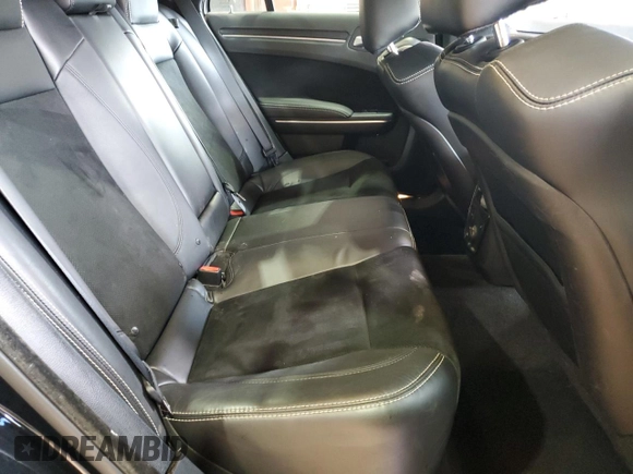 2013 Chrysler 300 SRT-8 z VIN 2C3CCAFJ5DH652791, wystawiony jako Copart lot #55895915 z przebiegiem 146 485 mil mil oraz Szkoda całkowita • Salvage title. Historia ofert i sprzedaży dostępna na DreamBid. Obrazek 10.