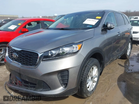 2019 Kia Sorento LX with VIN 5XYPG4A33KG476458, listed as a IAAI auction lot 41822014 with 103,501 mi miles. Bid and sale history available at carsss.com. Image 17.