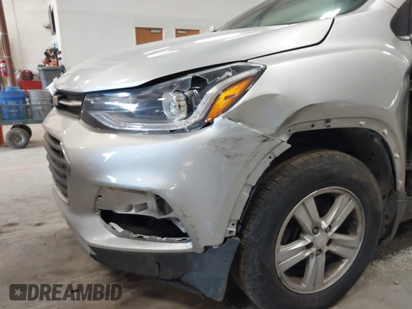 2018 Chevrolet Trax LT with VIN 3GNCJPSBXJL317104, listed as a IAAI auction lot 41761148 with 235,521 mi miles. Bid and sale history available at carsss.com. Image 6.