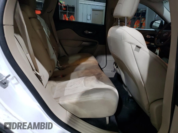 2019 Jeep Cherokee Latitude with VIN 1C4PJMCB5KD158331, listed as a Copart auction lot 86852044 with 86,495 mi miles and Salvage Title. Bid and sale history available at carsss.com. Image 11.