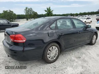 2014 Volkswagen Passat S z VIN 1VWAT7A30EC102382, wystawiony jako Copart lot #58178845 z przebiegiem 158 498 mil mil oraz Tytuł czysty. Historia ofert i sprzedaży dostępna na DreamBid. Obrazek 3.