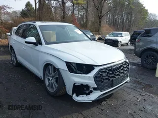 2025 Audi Q5 S line Premium z VIN WA1GAAFY2S2013915, wystawiony jako IAAI lot #41486503 z przebiegiem 649 mil mil oraz . Historia ofert i sprzedaży dostępna na DreamBid. Obrazek 1.