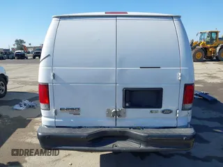 2013 Ford Econoline Cargo Commercial с VIN 1FTNE2EL7DDA63780, выставлен на аукционе IAAI как лот 42292669 с пробегом 277 085 миль миль и . История ставок и продаж доступна на DreamBid. Изображение 17.