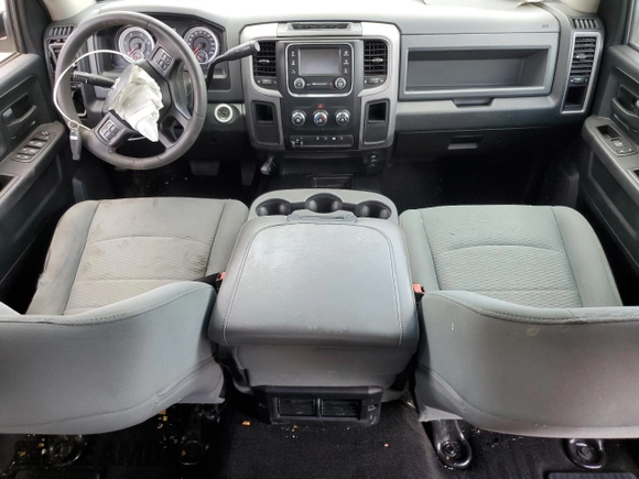 2015 Ram 2500 Tradesman z VIN 3C6UR5HL8FG615300, wystawiony jako Copart lot #56932694 z przebiegiem 167 808 mil mil oraz Szkoda całkowita • Salvage title. Historia ofert i sprzedaży dostępna na DreamBid. Obrazek 8.