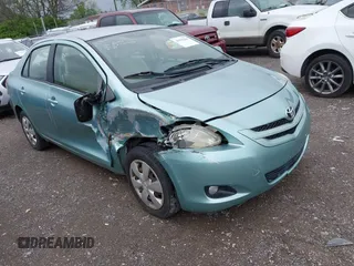 2008 Toyota Yaris z VIN JTDBT923X84019624, wystawiony jako IAAI lot #41932264 z przebiegiem 138 347 mil mil oraz . Historia ofert i sprzedaży dostępna na DreamBid. Obrazek 1.