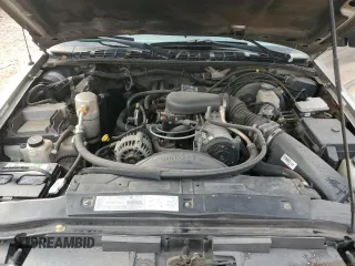 2003 GMC Sonoma SLS with VIN 1GTDT19X438288593, listed as a Copart auction lot 84070924 with 146,524 mi miles and Clean Title. Bid and sale history available at carsss.com. Image 11.