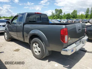 2005 Nissan Frontier LE z VIN 1N6AD06W45C406094, wystawiony jako Copart lot #54011914 z przebiegiem 165 293 mil mil oraz Szkoda całkowita • Salvage title. Historia ofert i sprzedaży dostępna na DreamBid. Obrazek 2.