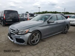 2015 Mercedes-Benz C 300 z VIN 55SWF4JB7FU066621, wystawiony jako Copart lot #58784595 z przebiegiem 141 976 mil mil oraz Czysty tytuł • Clean title. Historia ofert i sprzedaży dostępna na DreamBid. Obrazek 1.