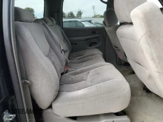 2004 Chevrolet Suburban LT with VIN 3GNEC16T84G207457, listed as a Copart auction lot 45223965 with 194,820 mi miles and Salvage Title. Bid and sale history available at carsss.com. Image 11.