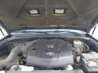 2005 Toyota 4Runner SR5 with VIN JTEZU14R658029145, listed as a IAAI auction lot 41899932 with 290,171 mi miles. Bid and sale history available at carsss.com. Image 10.
