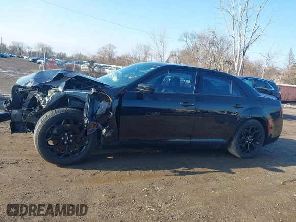 2016 Chrysler 300 S z VIN 2C3CCAGG0GH191555, wystawiony jako IAAI lot #42010604 z przebiegiem 74 343 mil mil oraz . Historia ofert i sprzedaży dostępna na DreamBid. Obrazek 14.