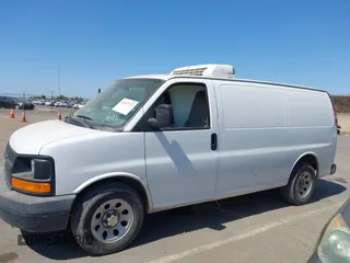 2012 Chevrolet Express Cargo z VIN 1GCSGAFX9C1196226, wystawiony jako IAAI lot #42607742 z przebiegiem 121 026 mil mil oraz . Historia ofert i sprzedaży dostępna na DreamBid. Obrazek 14.