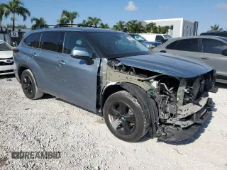 2021 Toyota Highlander L z VIN 5TDZZRAH2MS067837, wystawiony jako Copart lot #57457195 z przebiegiem 53 904 mil mil oraz Szkoda całkowita • Salvage title. Historia ofert i sprzedaży dostępna na DreamBid. Obrazek 4.