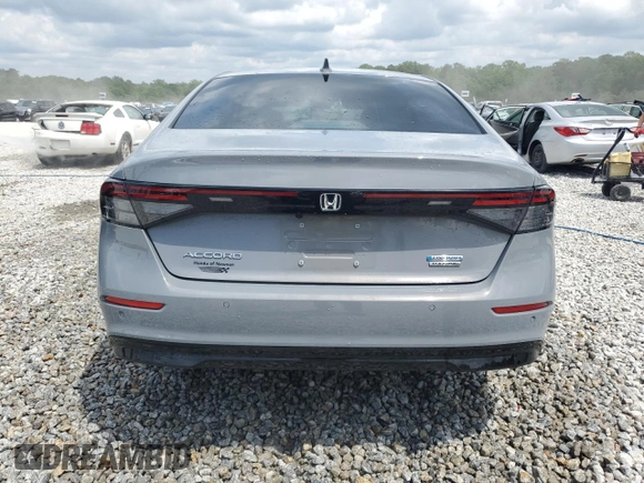 2024 Honda Accord Touring с VIN 1HGCY2F80RA051716, выставлен на аукционе Copart как лот 54954045 с пробегом 14 136 миль миль и Списание • Salvage title. История ставок и продаж доступна на DreamBid. Изображение 6.