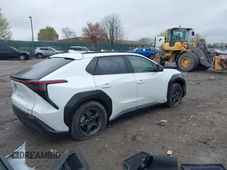 2024 Toyota bZ4X XLE z VIN JTMABACA6RA079545, wystawiony jako IAAI lot #42013641 z przebiegiem 1 550 mil mil oraz . Historia ofert i sprzedaży dostępna na DreamBid. Obrazek 4.