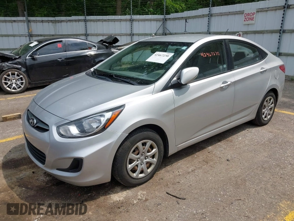 2012 Hyundai Accent GLS z VIN KMHCT4AE8CU229430, wystawiony jako IAAI lot #42467230 z przebiegiem 57 939 mil mil oraz . Historia ofert i sprzedaży dostępna na DreamBid. Obrazek 2.