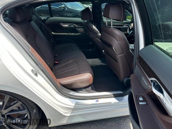 2020 BMW 7 Series 740i xDrive с VIN WBA7T4C04LCE19948, выставлен на аукционе Copart как лот 61751895 с пробегом 37 579 миль миль и Чистый • Clean title. История ставок и продаж доступна на DreamBid. Изображение 8.