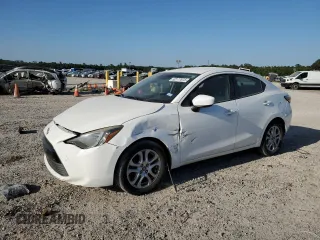 2017 Toyota Yaris iA with VIN 3MYDLBYV3HY170165, listed as a Copart auction lot 52177875 with 152,065 mi miles and Salvage Title. Bid and sale history available at carsss.com. Image 1.