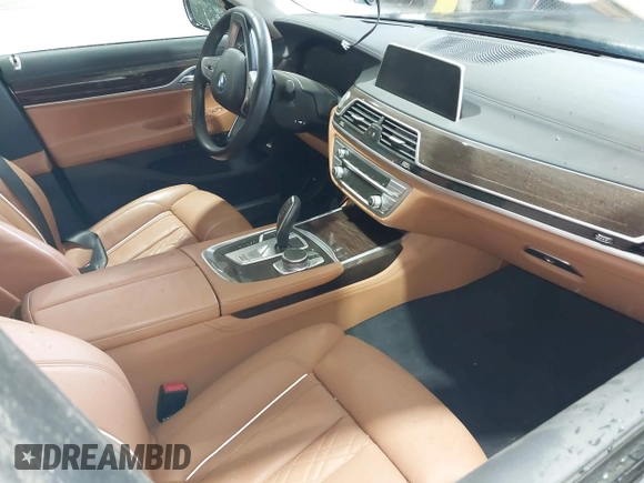 2022 BMW 7 Series 740i with VIN WBA7T2C07NCH14971, listed as a IAAI auction lot 41772487 with 28,382 mi miles. Bid and sale history available at carsss.com. Image 5.