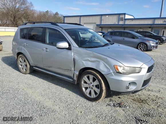 2010 Mitsubishi Outlander SE with VIN JA4AS3AW6AZ002930, listed as a Copart auction lot 85634404 with 157,321 mi miles and Salvage Title. Bid and sale history available at carsss.com. Image 4.
