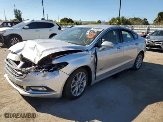 2017 Ford Fusion Energi SE with VIN 3FA6P0PU7HR191271, listed as a Copart auction lot 36938703 with 44,224 mi miles. Bid and sale history available at carsss.com. Image 1.