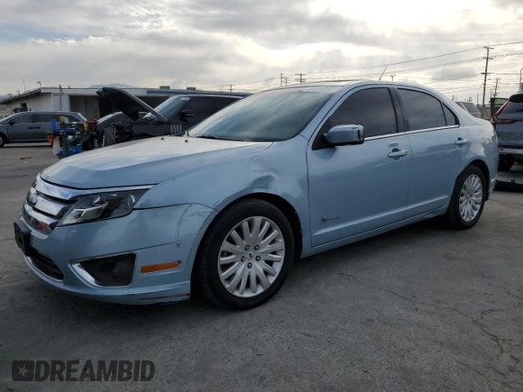 2010 Ford Fusion Hybrid z VIN 3FADP0L32AR211419, wystawiony jako Copart lot #50316755 z przebiegiem 72 651 mil mil oraz Szkoda całkowita • Salvage title. Historia ofert i sprzedaży dostępna na DreamBid. Obrazek 1.