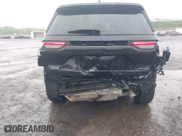2023 Jeep Grand Cherokee Limited z VIN 1C4RJHBG8PC606569, wystawiony jako IAAI lot #42240268 z przebiegiem 32 892 mil mil oraz . Historia ofert i sprzedaży dostępna na DreamBid. Obrazek 6.