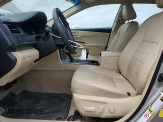 2015 Toyota Camry LE z VIN 4T1BD1FK6FU164748, wystawiony jako Copart lot #54667565 z przebiegiem 139 804 mil mil oraz Szkoda całkowita • Salvage title. Historia ofert i sprzedaży dostępna na DreamBid. Obrazek 7.